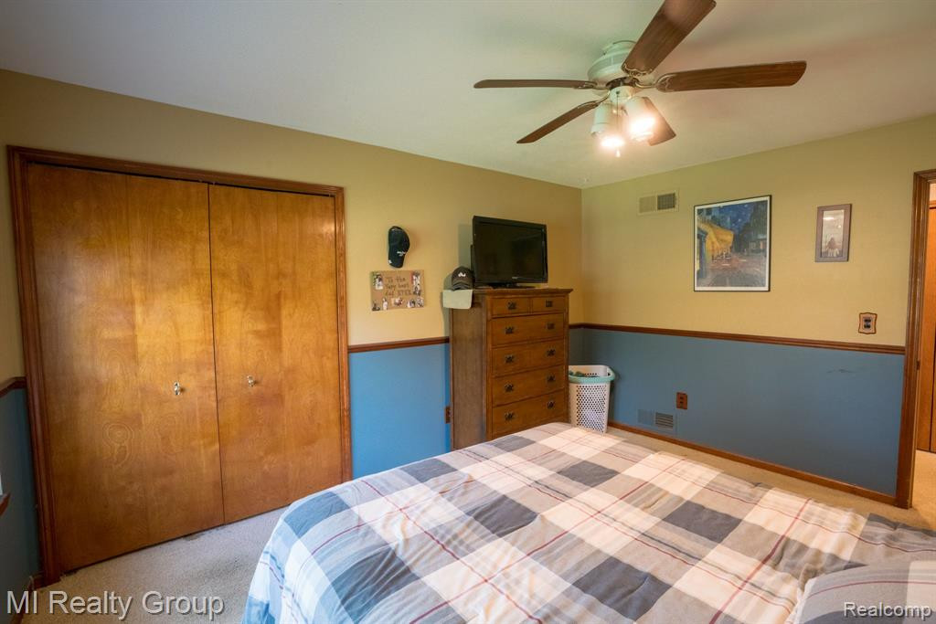 68749 KNOLLWOOD Court, Washington, MI 48095 — Photo 16