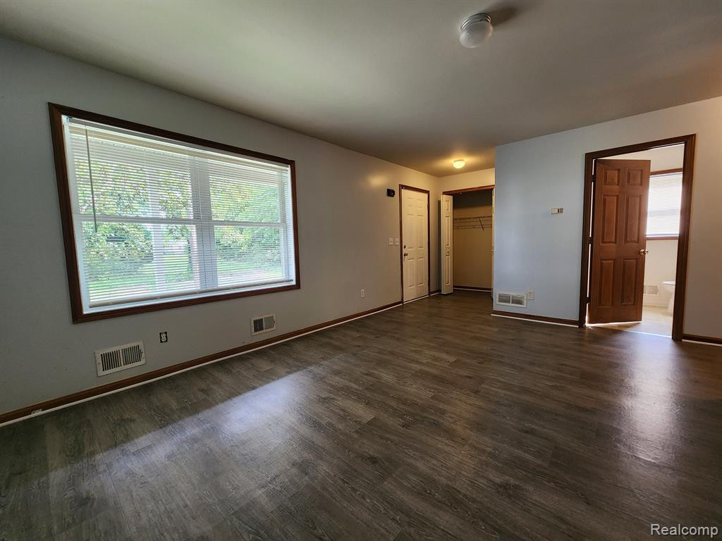 116 E MONTANA Street, Highland Park, MI 48203 — Photo 2