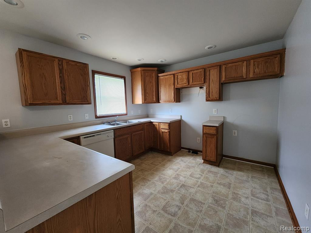 116 E MONTANA Street, Highland Park, MI 48203 — Photo 6