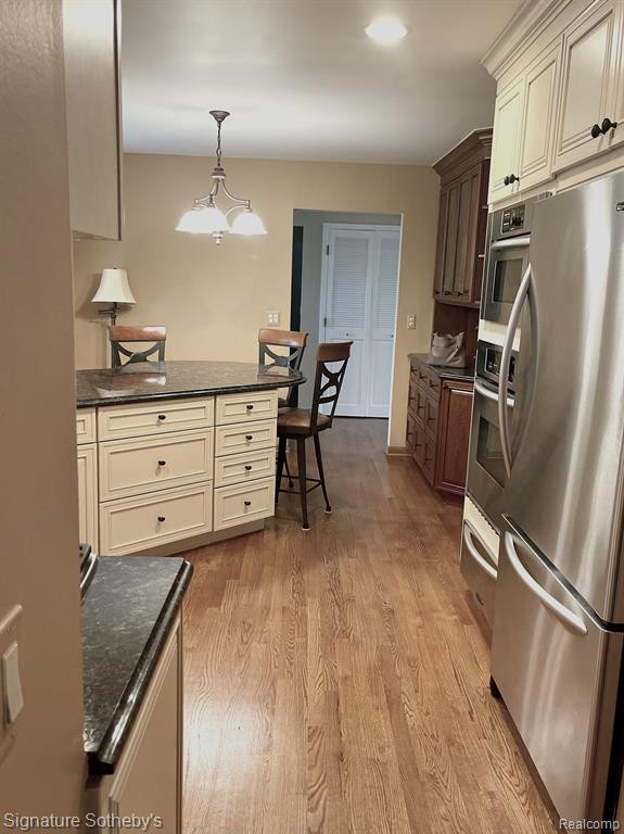 45003 GOVERNOR BRADFORD Road, Plymouth, MI 48170 — Photo 8