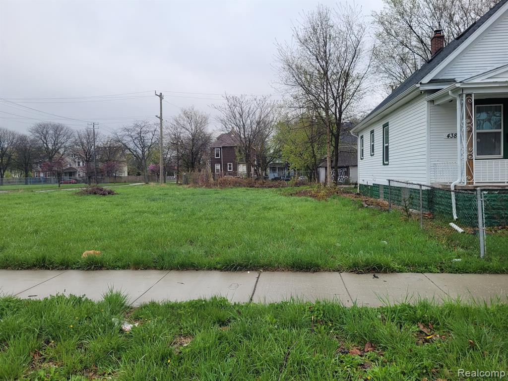 444 E EUCLID Street, Detroit, MI 48202 — Photo 2