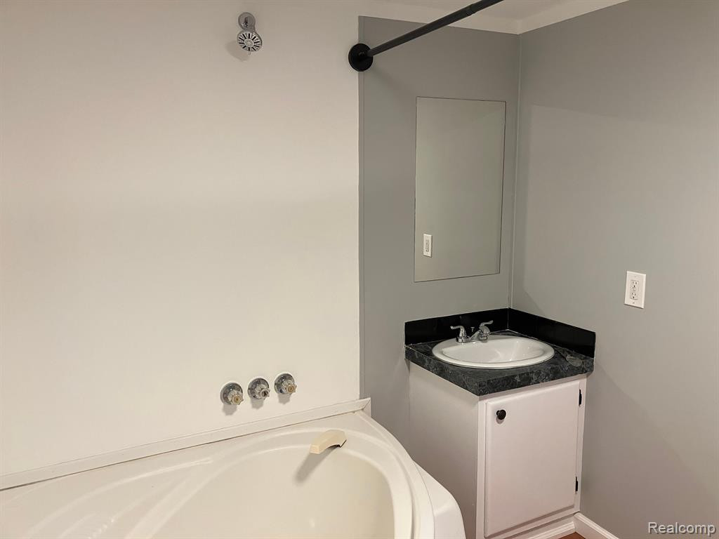 440 E Pondview Drive, Morrice, MI 48857 — Photo 5