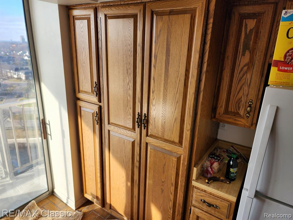 15801 PROVIDENCE Drive, 11B, Southfield, MI 48075 — Photo 10