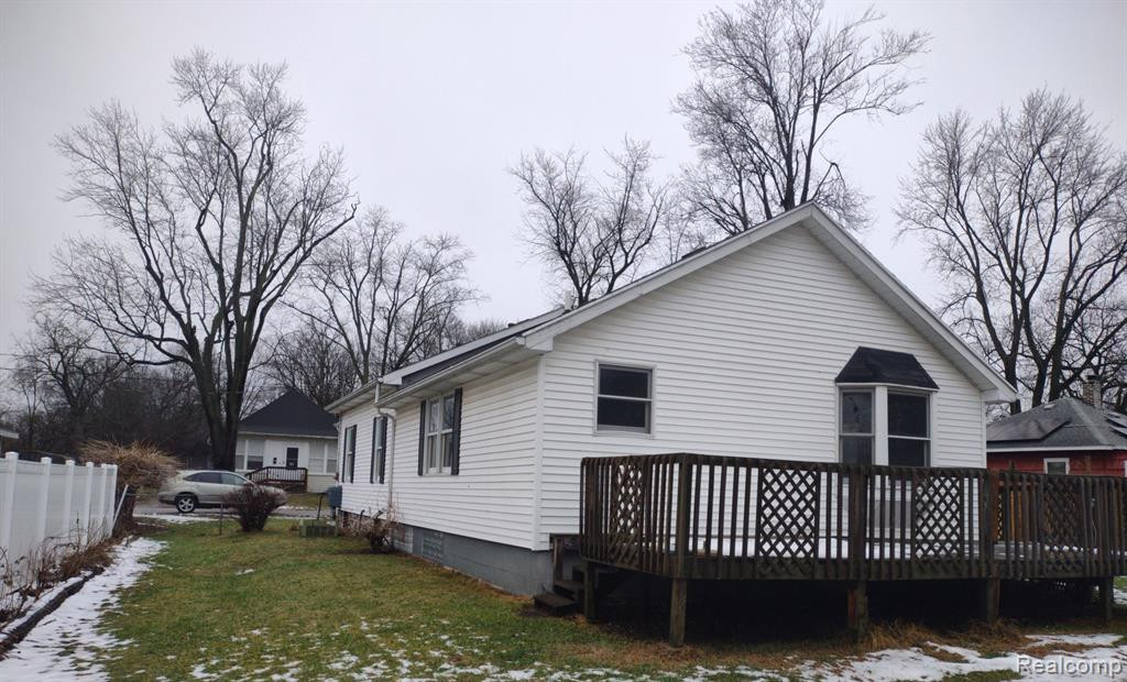 817 JUSTIN Avenue, Jackson, MI 49203 — Photo 2