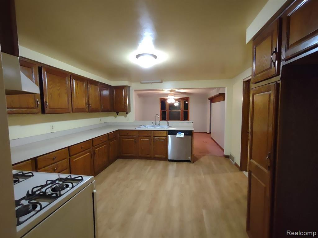 817 JUSTIN Avenue, Jackson, MI 49203 — Photo 12