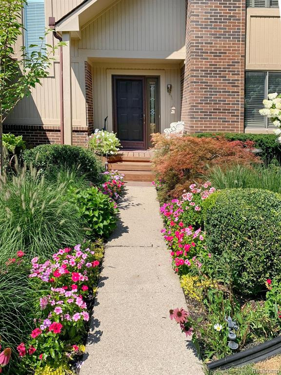 7371 PEPPER Creek, West Bloomfield, MI — Photo 3