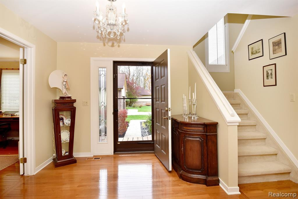 7371 PEPPER Creek, West Bloomfield, MI — Photo 4