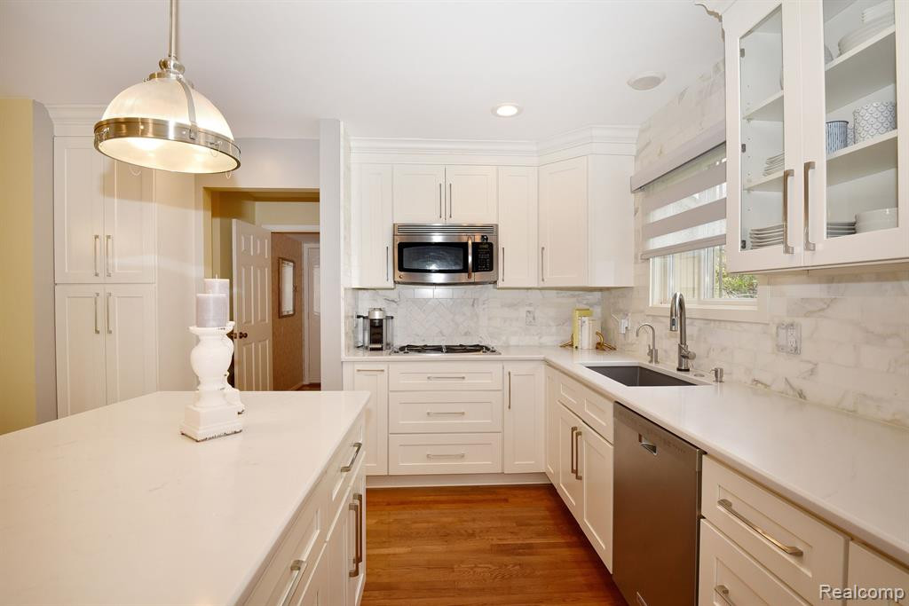 7371 PEPPER Creek, West Bloomfield, MI — Photo 11