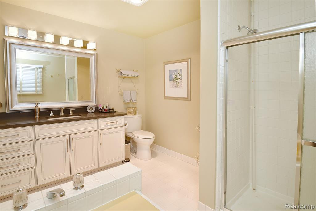 7371 PEPPER Creek, West Bloomfield, MI — Photo 24