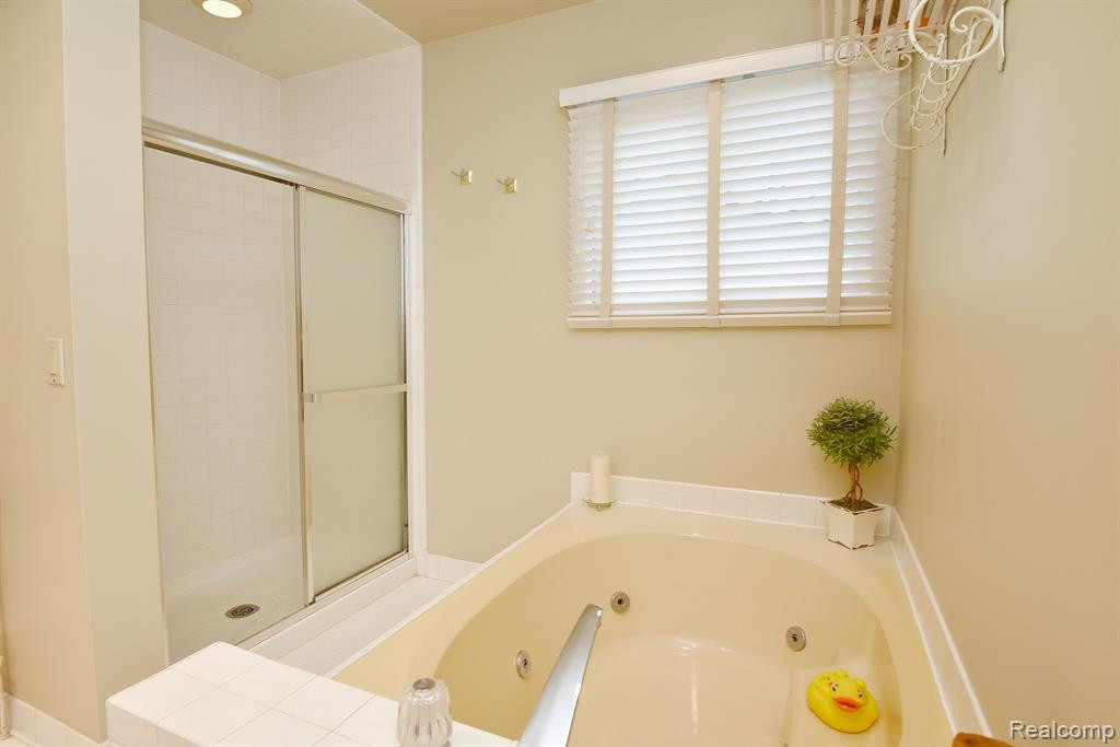 7371 PEPPER Creek, West Bloomfield, MI — Photo 25