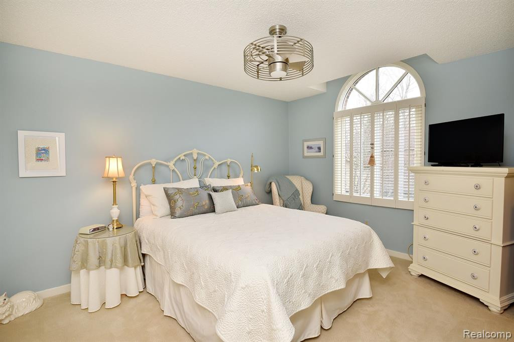 7371 PEPPER Creek, West Bloomfield, MI — Photo 26