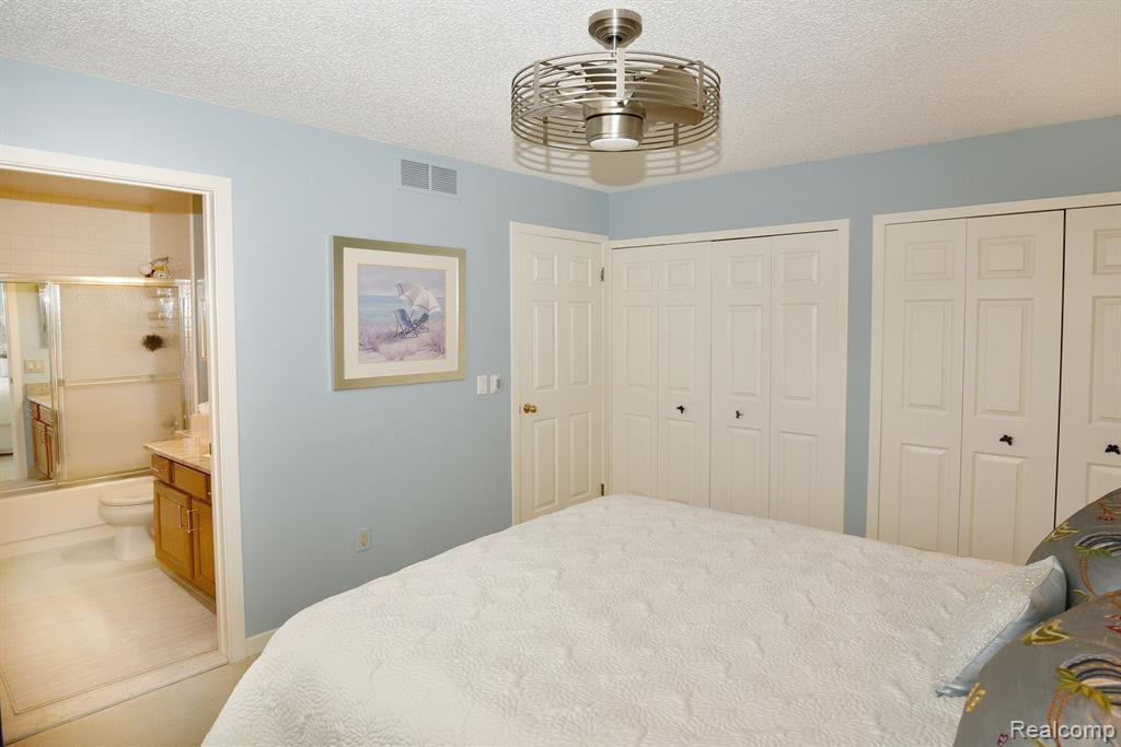 7371 PEPPER Creek, West Bloomfield, MI — Photo 27