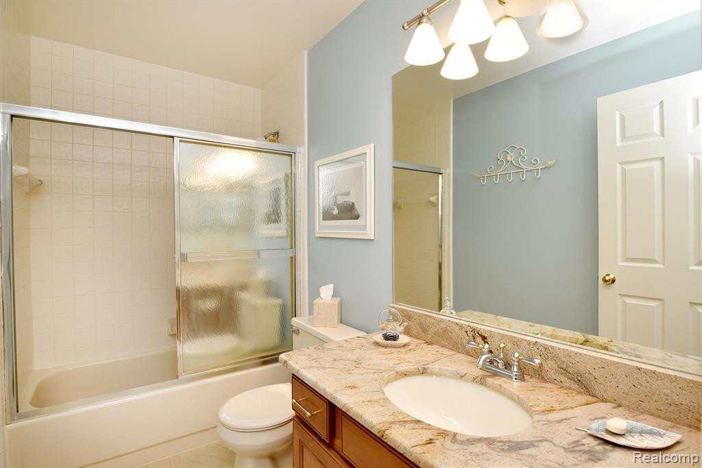 7371 PEPPER Creek, West Bloomfield, MI — Photo 28