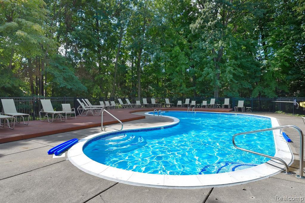 7371 PEPPER Creek, West Bloomfield, MI — Photo 36