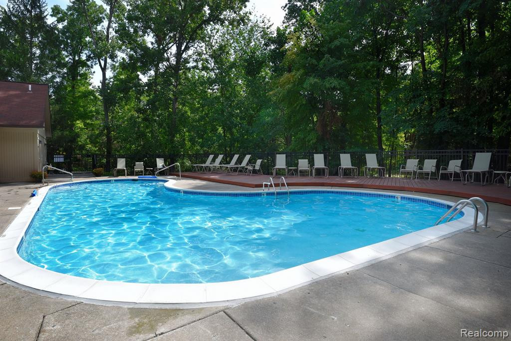7371 PEPPER Creek, West Bloomfield, MI — Photo 37