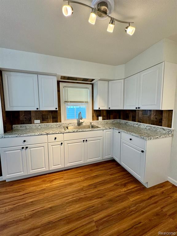 5704 DUPONT Street, Flint, MI 48505 — Photo 2