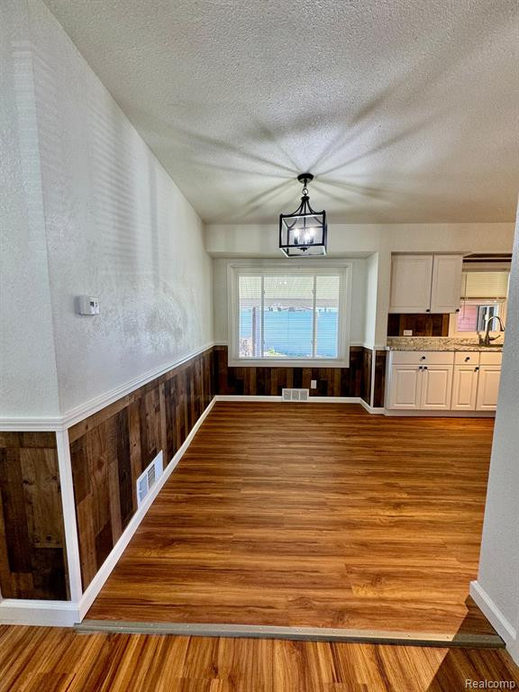 5704 DUPONT Street, Flint, MI 48505 — Photo 5