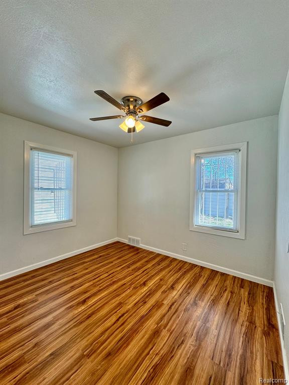 5704 DUPONT Street, Flint, MI 48505 — Photo 9