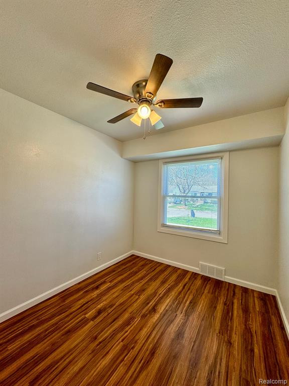 5704 DUPONT Street, Flint, MI 48505 — Photo 11
