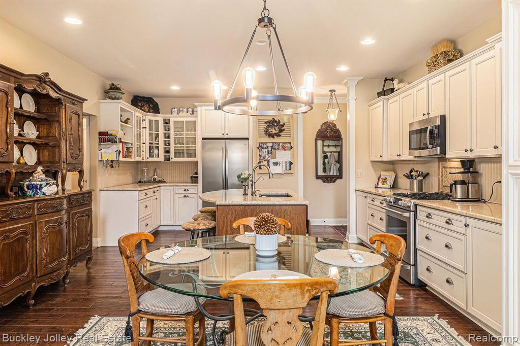 11418 WOLFORT Spur, 43, Brighton, MI 48116 — Photo 2