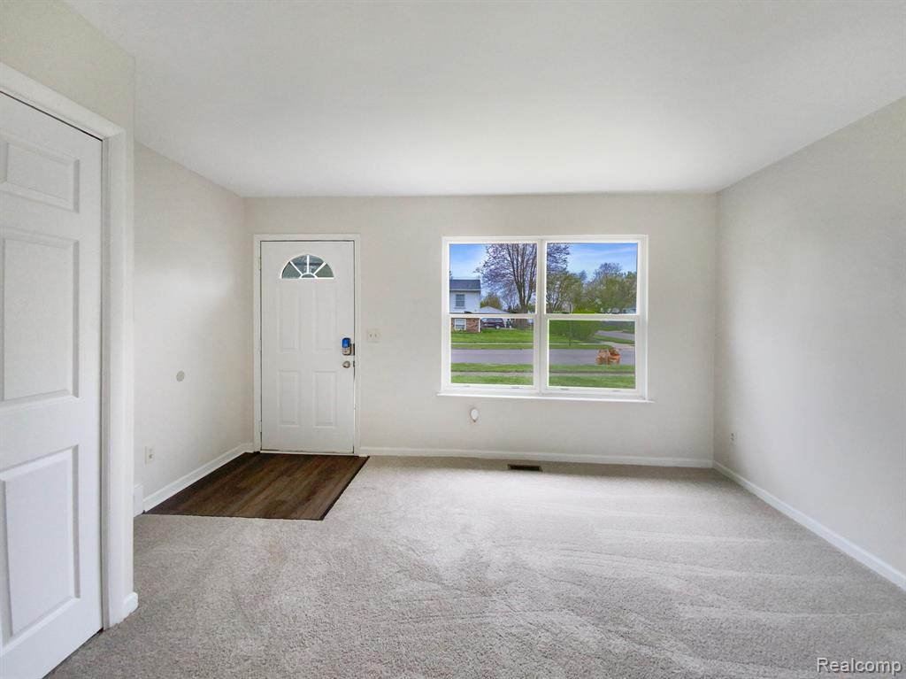 6207 S MIAMI Street, Ypsilanti, MI 48197 — Photo 3