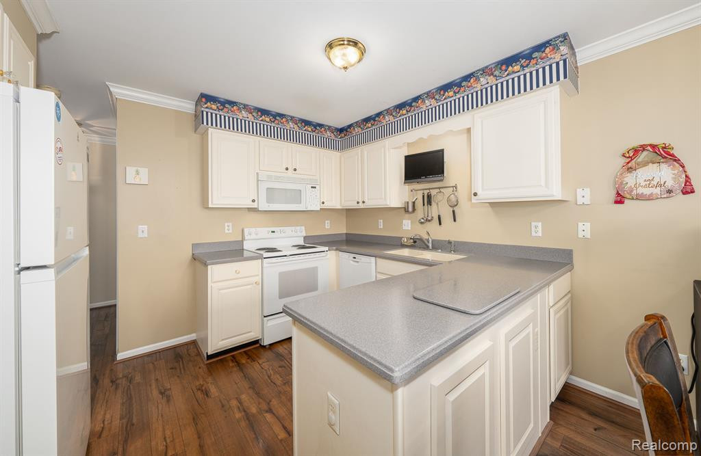 2085 LONE WOLF Lane, Canton, MI 48188 — Photo 6