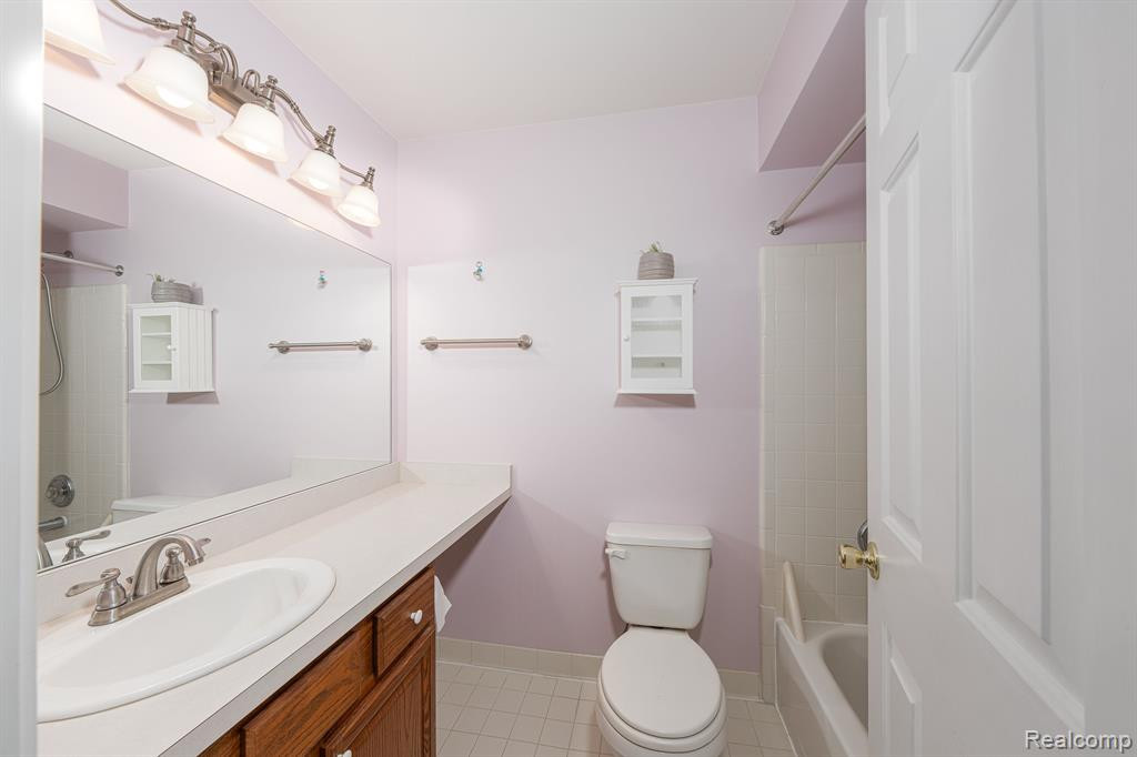 2085 LONE WOLF Lane, Canton, MI 48188 — Photo 16