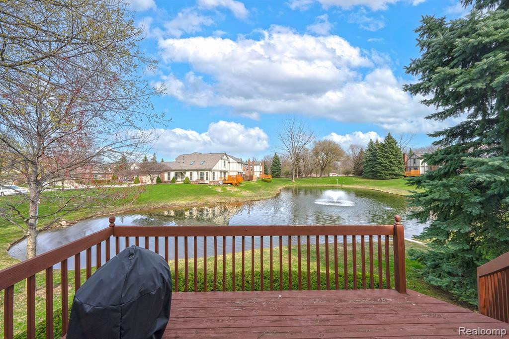 2085 LONE WOLF Lane, Canton, MI 48188 — Photo 17