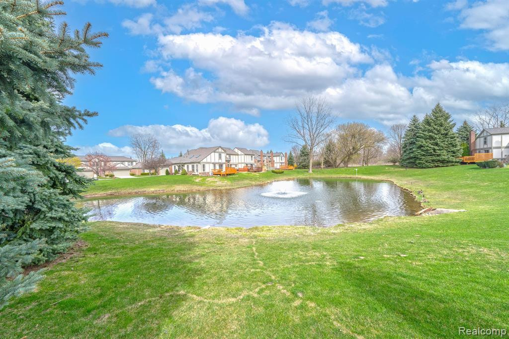 2085 LONE WOLF Lane, Canton, MI 48188 — Photo 20