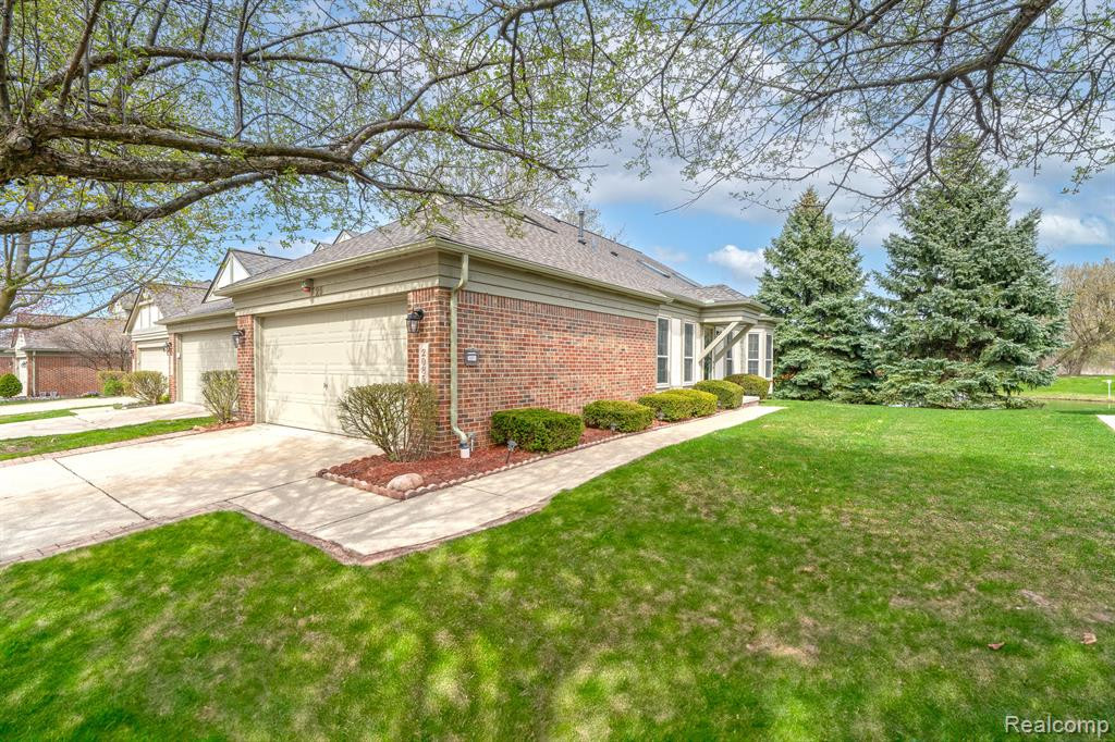 2085 LONE WOLF Lane, Canton, MI 48188 — Photo 21