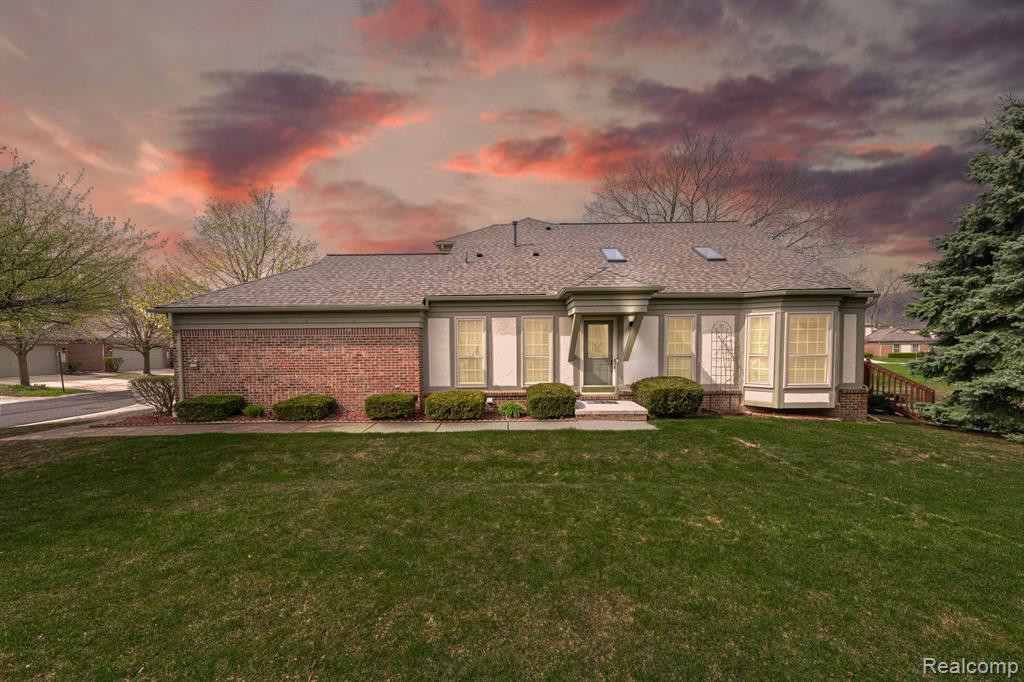 2085 LONE WOLF Lane, Canton, MI 48188 — Photo 23