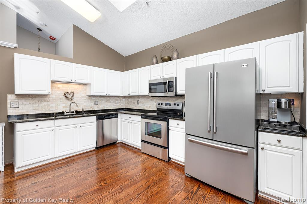 49920 Pointe Crossing, Plymouth, MI 48170 — Photo 4