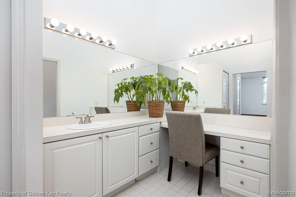 49920 Pointe Crossing, Plymouth, MI 48170 — Photo 14
