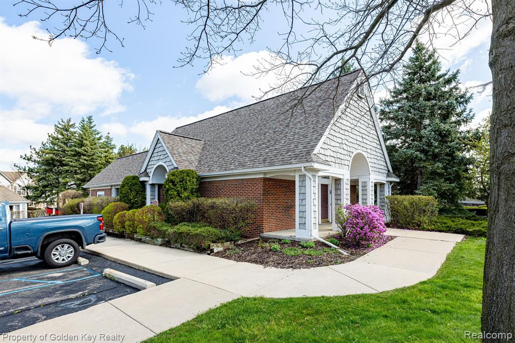 49920 Pointe Crossing, Plymouth, MI 48170 — Photo 21