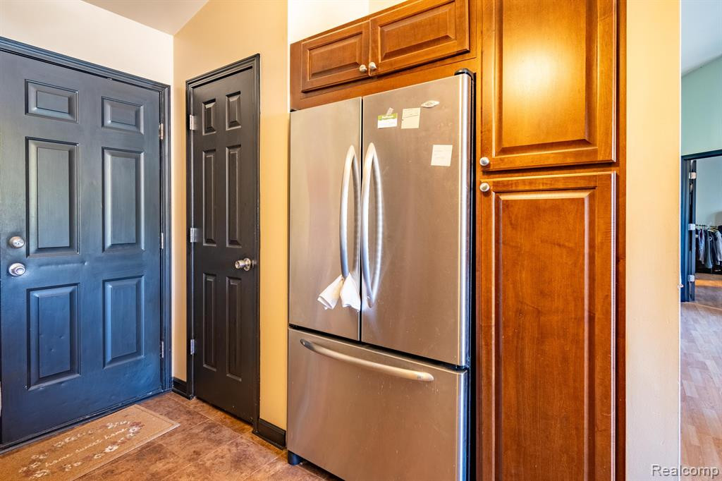 7601 PAINT CREEK Drive, Ypsilanti, MI 48197 — Photo 10