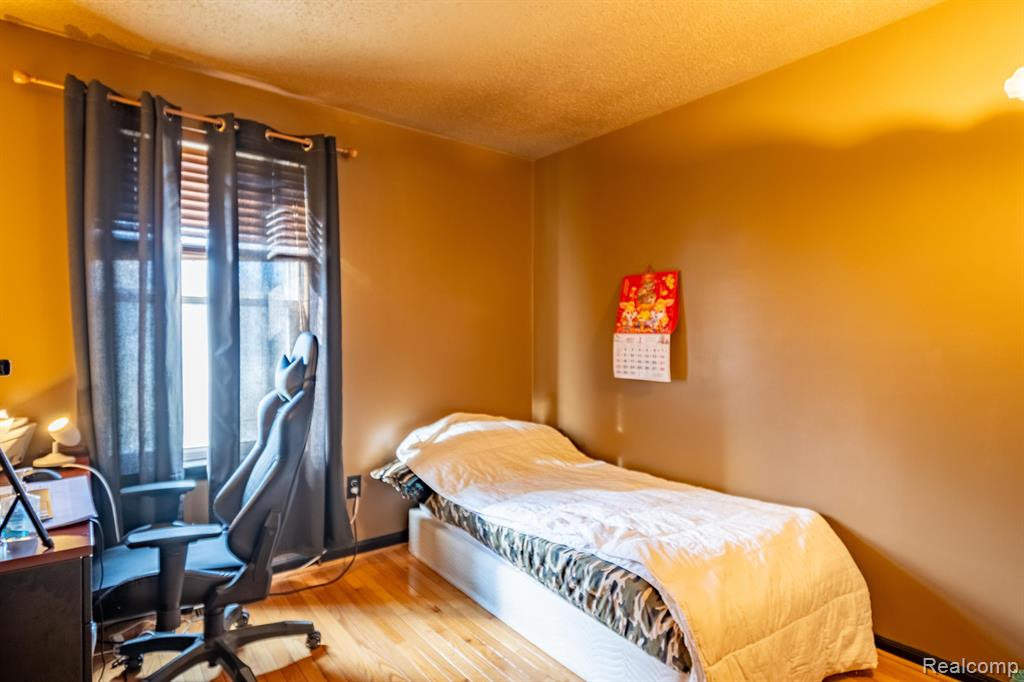 7601 PAINT CREEK Drive, Ypsilanti, MI 48197 — Photo 12