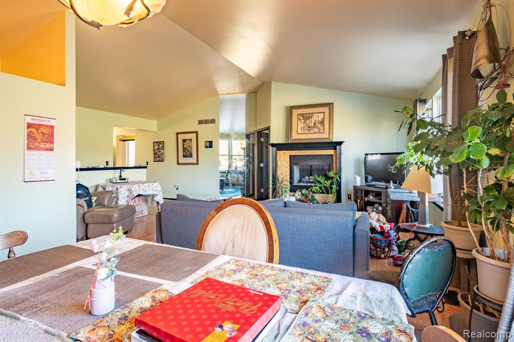 7601 PAINT CREEK Drive, Ypsilanti, MI 48197 — Photo 24