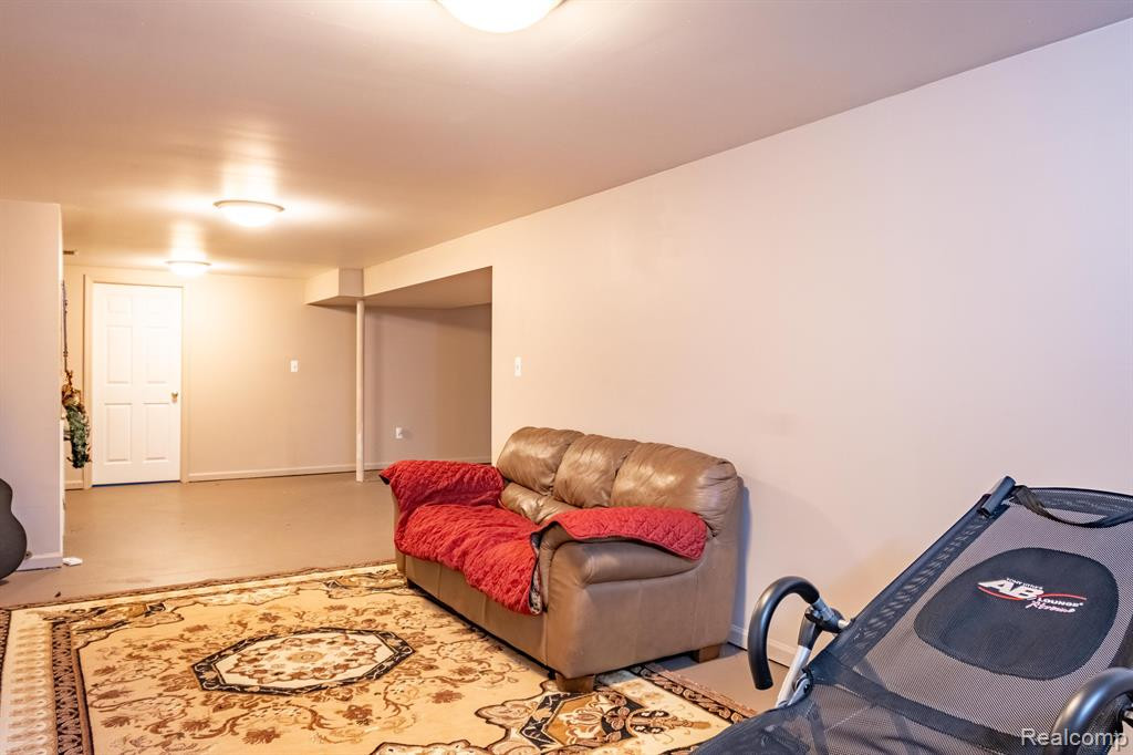 7601 PAINT CREEK Drive, Ypsilanti, MI 48197 — Photo 27