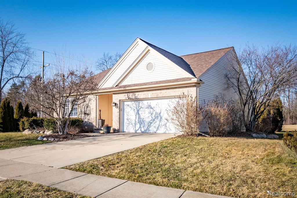 7601 PAINT CREEK Drive, Ypsilanti, MI 48197 — Photo 31