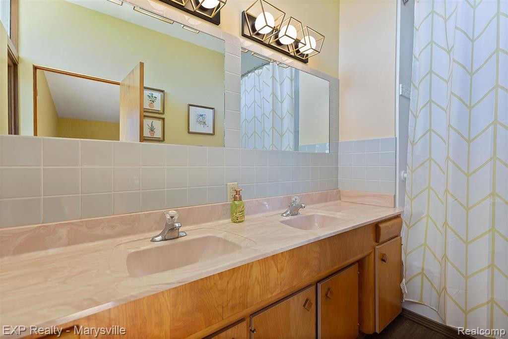 4349 N RIVER Road, Fort Gratiot, MI 48059 — Photo 19