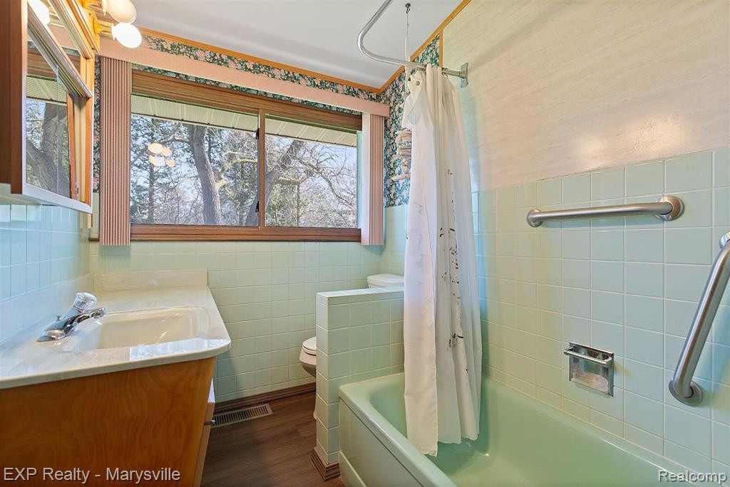 4349 N RIVER Road, Fort Gratiot, MI 48059 — Photo 23