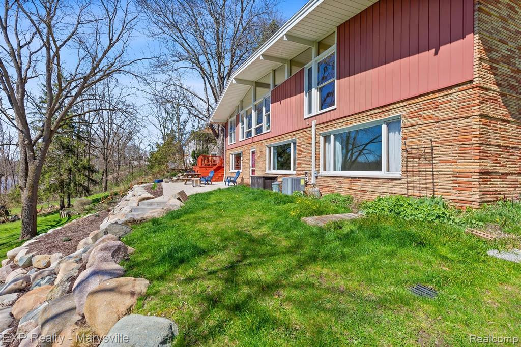 4349 N RIVER Road, Fort Gratiot, MI 48059 — Photo 35
