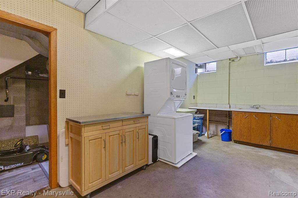 4349 N RIVER Road, Fort Gratiot, MI 48059 — Photo 40