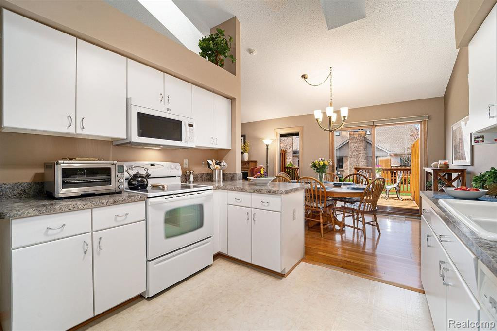 193 ESSEX Lane, Canton, MI 48187 — Photo 10
