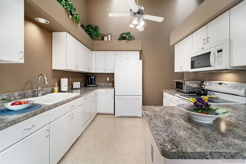 193 ESSEX Lane, Canton, MI 48187 — Photo 12