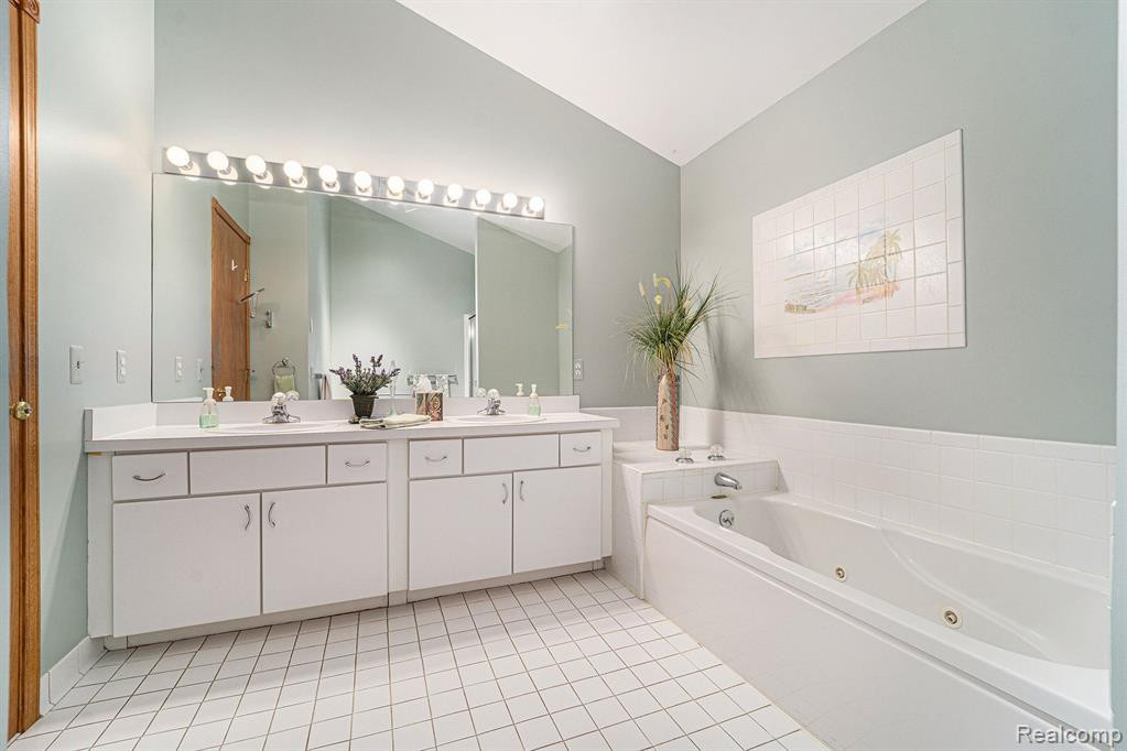 193 ESSEX Lane, Canton, MI 48187 — Photo 17