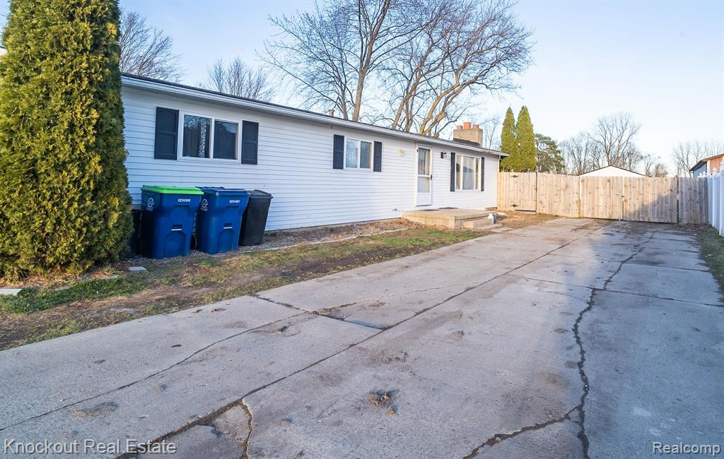 4835 Cole Road, Saginaw, MI 48601 — Photo 2