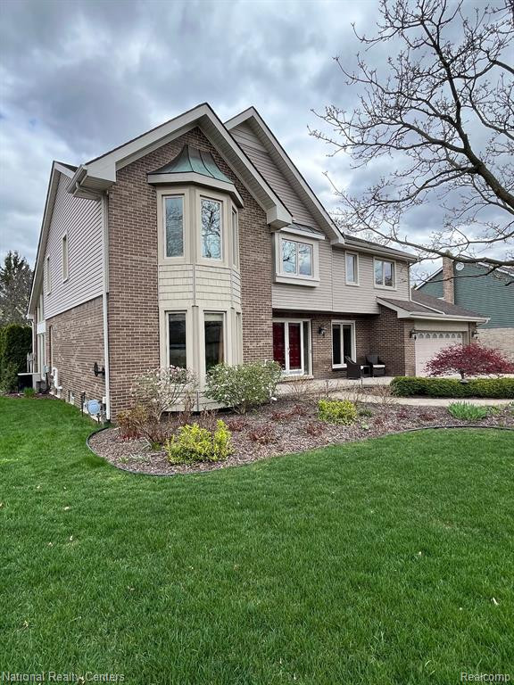 17476 FARMCREST Lane, Northville, MI 48168 — Photo 2