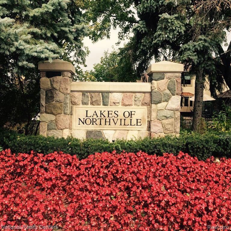 17476 FARMCREST Lane, Northville, MI 48168 — Photo 5