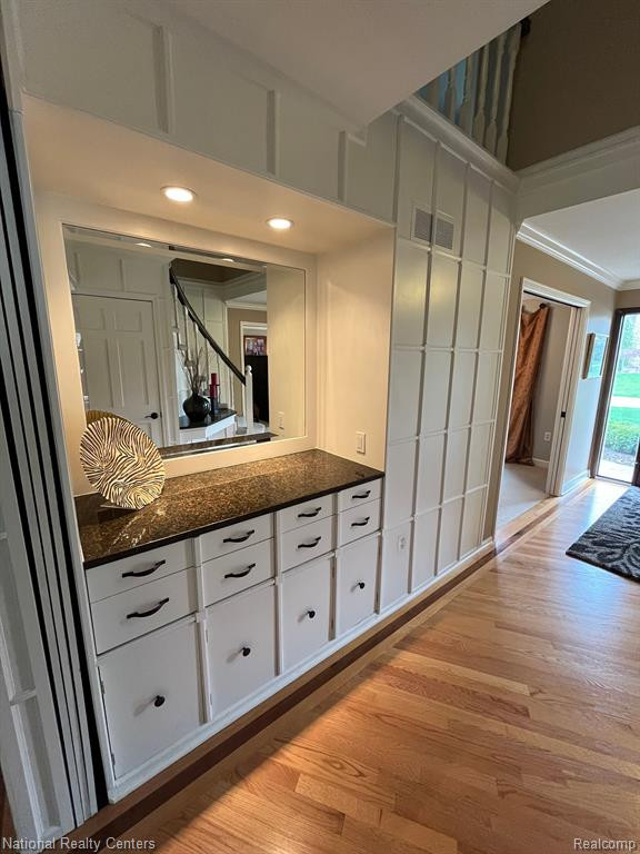 17476 FARMCREST Lane, Northville, MI 48168 — Photo 10